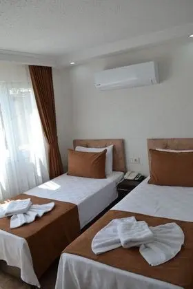 Balkonlu Çift Kişilik Oda
