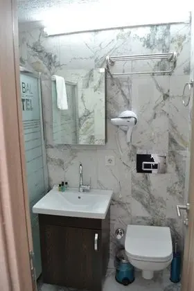 Balkonlu Çift Kişilik Oda