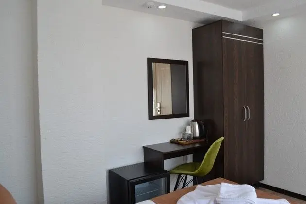 Balkonlu Çift Kişilik Oda