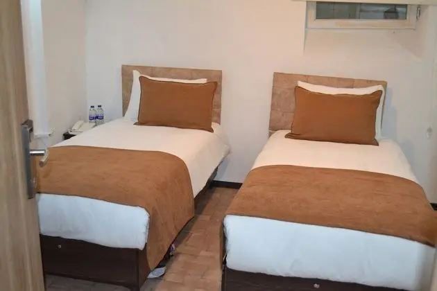 Bodrum Katı Çift Kişilik veya İki Yataklı Oda