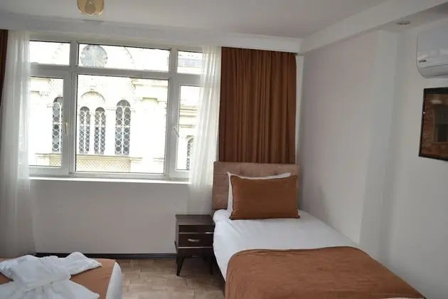 Classic Tek Büyük Yataklı Oda, 1 Çift Kişilik Yatak, Balkon/Veranda, Şehir Manzaralı