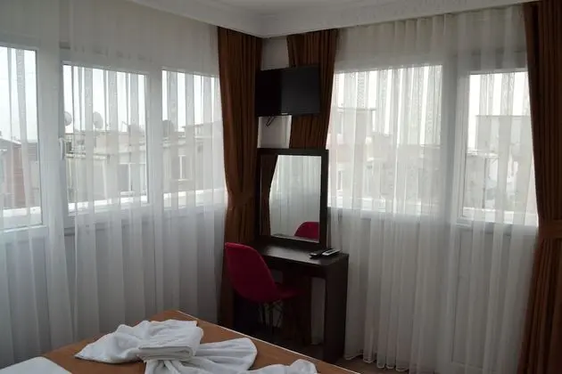Classic Tek Büyük Yataklı Oda, 1 Çift Kişilik Yatak, Balkon/Veranda, Şehir Manzaralı