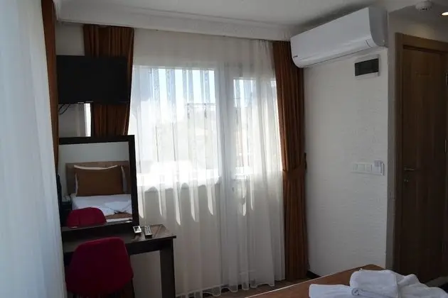 Classic Tek Büyük Yataklı Oda, 1 Çift Kişilik Yatak, Balkon/Veranda, Şehir Manzaralı