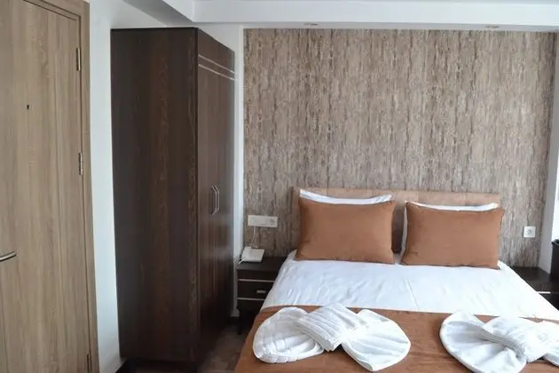 Classic Triple Room, Non Smoking, City View
