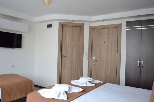 Classic Triple Room, Non Smoking, City View