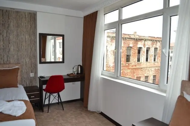 Classic Triple Room, Non Smoking, City View