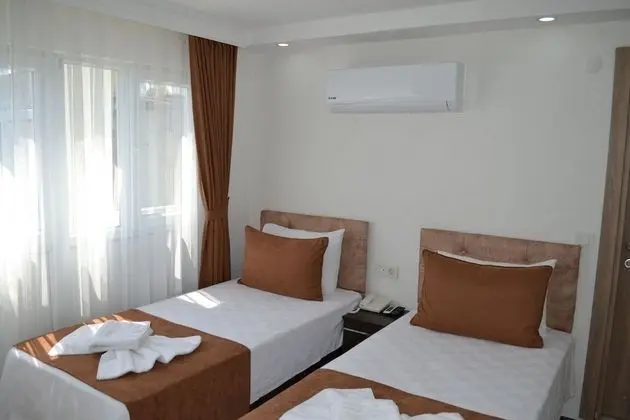 Standard Double or Twin Room, Lanai, Partial Sea View