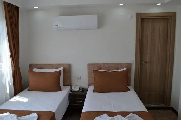 Standard Double or Twin Room, Lanai, Partial Sea View