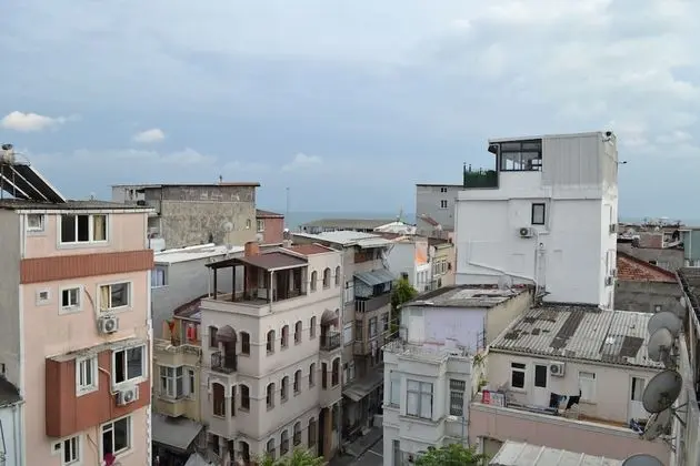 Standard Tek Büyük veya İki Ayrı Yataklı Oda, Balkon/Veranda, Kısmi Deniz Manzaralı
