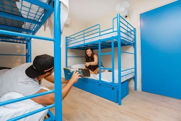 Standard Ortak Ranzalı Oda, Karma Ranzalı Oda, Sigara İçilmez, Ortak Banyo (8 Bed Dorm Room)