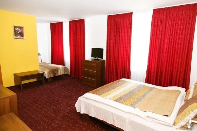 Basic Üç Kişilik Oda, Birden Çok Yatak