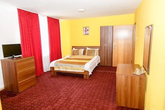 Basic Üç Kişilik Oda, Birden Çok Yatak