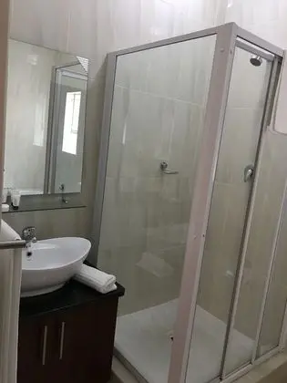 Tek Büyük Yataklı Oda, Banyolu/Duşlu