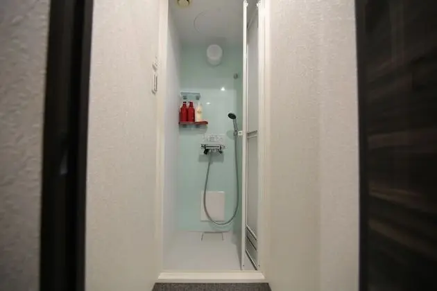 Oda, Ortak Banyo (Main, 2 Capsule Rooms 1)