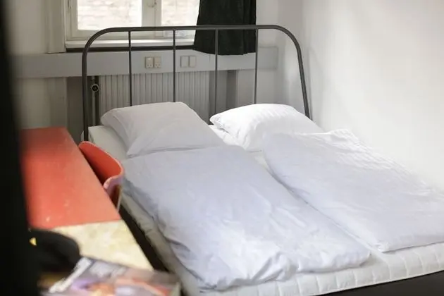 Tek Büyük Yataklı Oda, Ortak Banyo