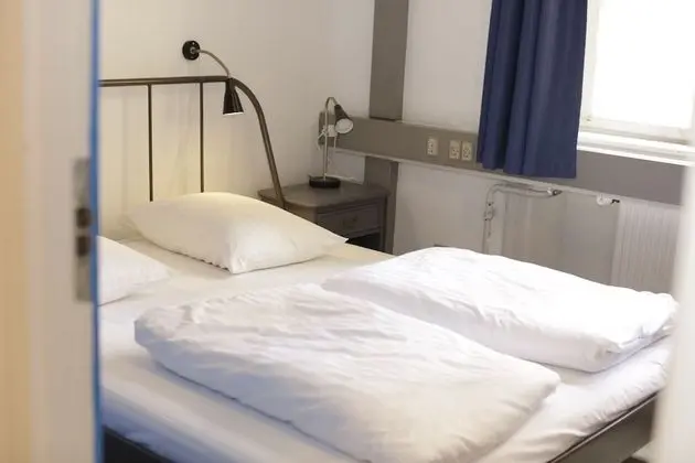 Tek Büyük Yataklı Oda, Ortak Banyo