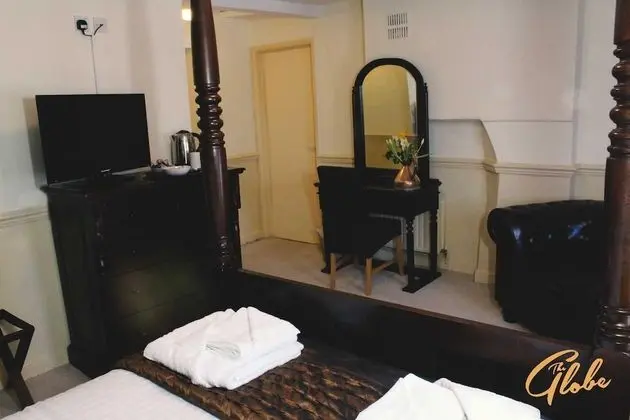 Tek Büyük Yataklı Oda, Banyolu/Duşlu (Four Poster )