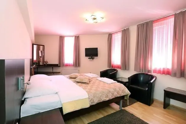 Tek Büyük Yataklı Oda, Balkon
