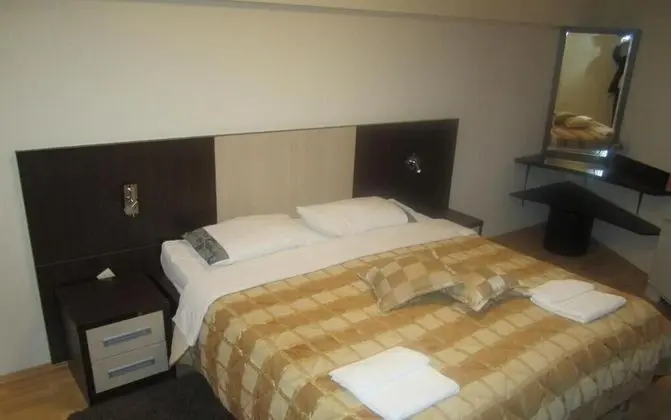 Tek Büyük Yataklı Oda, Balkon