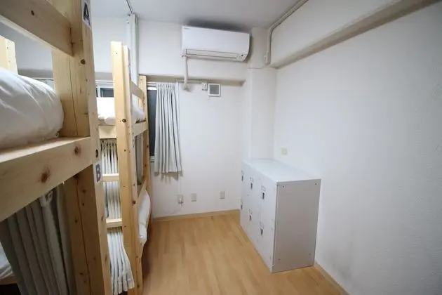 Economy Dört Kişilik Oda, Sigara İçilmez, Ortak Banyo