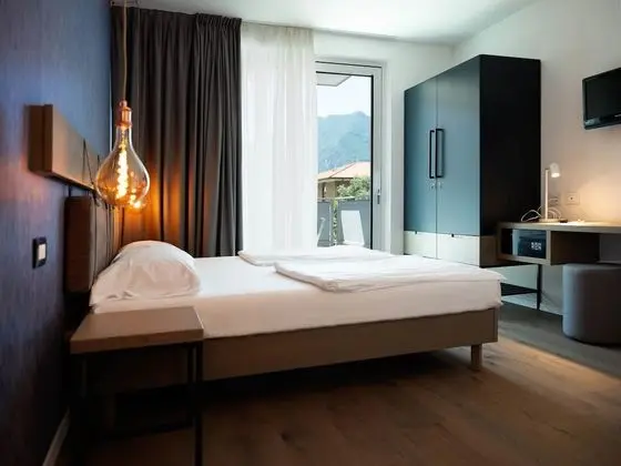 Tek Büyük veya İki Ayrı Yataklı Oda, Balkon