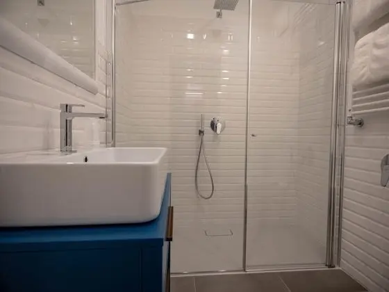 Tek Büyük veya İki Ayrı Yataklı Oda, Balkon