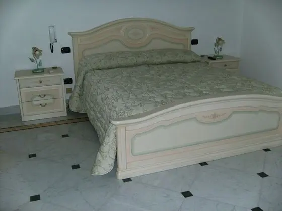 Basic Üç Kişilik Oda, Ortak Banyo