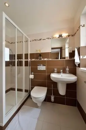 Üç Kişilik Oda