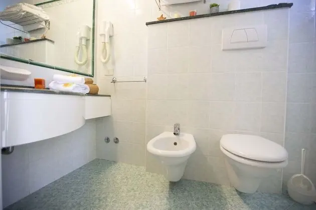 Standard Tek Büyük veya İki Ayrı Yataklı Oda