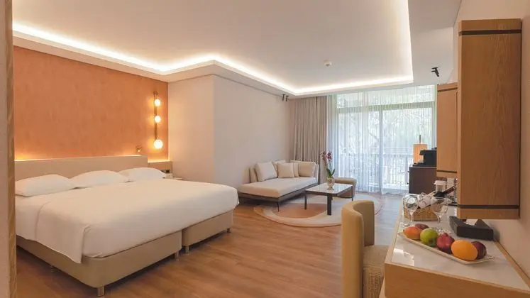 https://images.etstur.com/imgproxy/resize/2560x1440/files/images/hotelImages/etsrooms/50/Gloria_Golf_Resort_20241106122312_0.jpg
