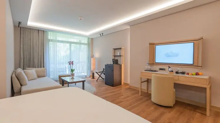 https://images.etstur.com/imgproxy/resize/2560x1440/files/images/hotelImages/etsrooms/50/Gloria_Golf_Resort_20241106122313_3.jpg