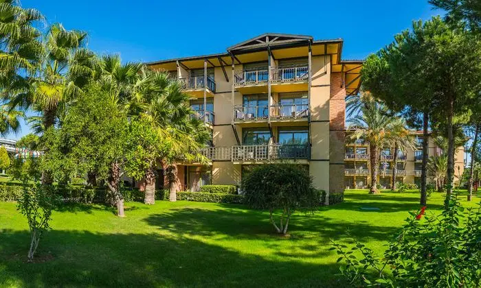 https://images.etstur.com/imgproxy/resize/2560x1440/files/images/hotelImages/etsrooms/50/Gloria_Golf_Resort_20241106122313_5.jpg