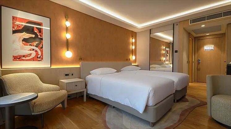 https://images.etstur.com/imgproxy/resize/2560x1440/files/images/hotelImages/etsrooms/50/Gloria_Golf_Resort_20241106122432_3.jpg