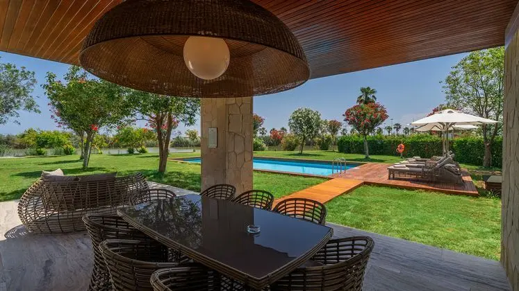 https://images.etstur.com/imgproxy/resize/2560x1440/files/images/hotelImages/etsrooms/50/Gloria_Golf_Resort_20241106122909_5.jpg