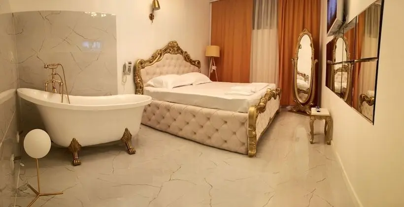 Deluxe Tek Büyük Yataklı Oda