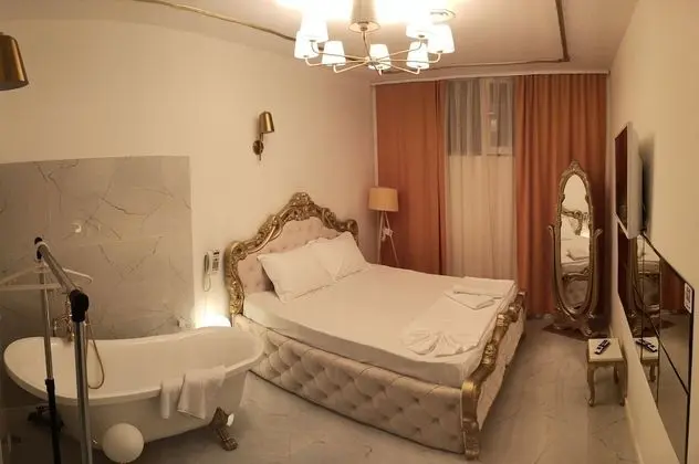 Deluxe Tek Büyük Yataklı Oda