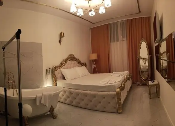 Deluxe Tek Büyük Yataklı Oda