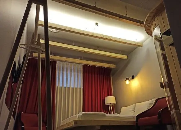 Design Tek Büyük Yataklı Oda