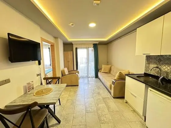 Deluxe Suite, Kısmi Deniz Manzaralı, Balkonlu