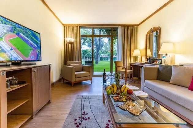 https://images.etstur.com/imgproxy/resize/2560x1440/files/images/hotelImages/etsrooms/51/Gloria_Verde_Resort_20250127102931_1.jpg