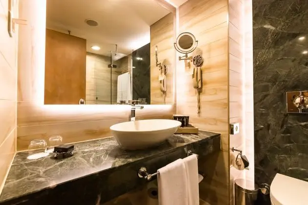 https://images.etstur.com/imgproxy/resize/2560x1440/files/images/hotelImages/etsrooms/51/Gloria_Verde_Resort_20250127102931_6.jpg