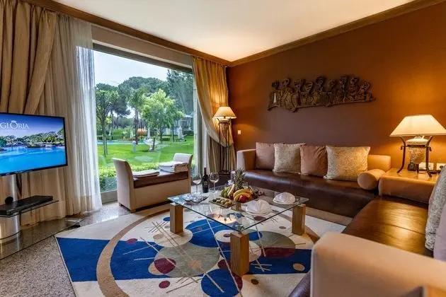 Select Villa