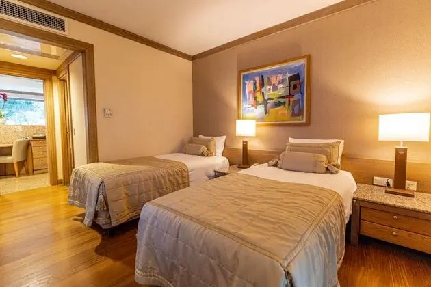 Select Villa