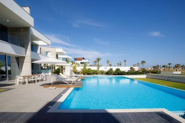 Villa, 6 bedrooms Tranquility Beachfront Villa