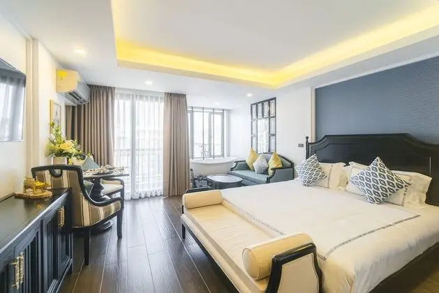 Boutique Queen Room