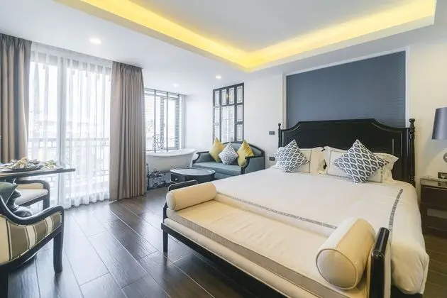 Boutique Queen Room