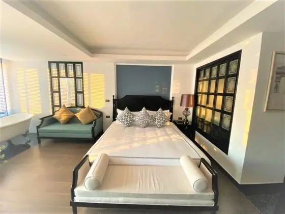 Boutique Queen Room