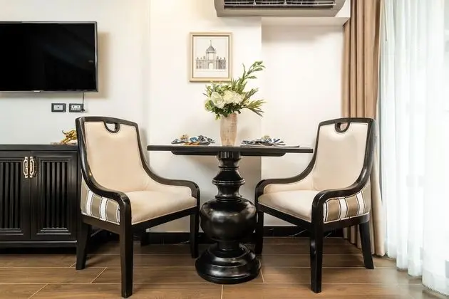 Boutique Queen Room