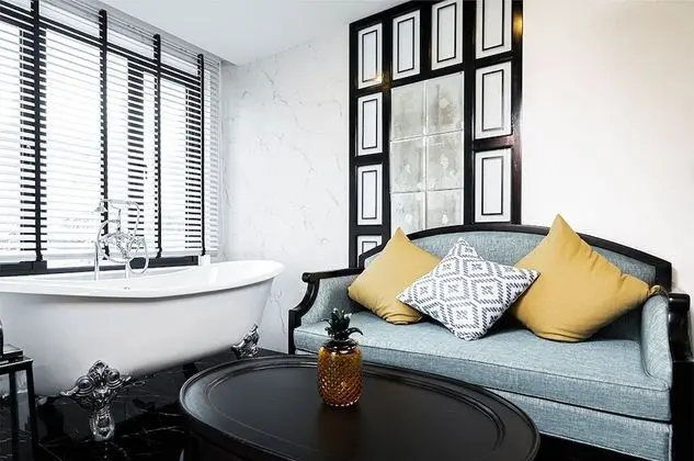 Boutique Queen Room
