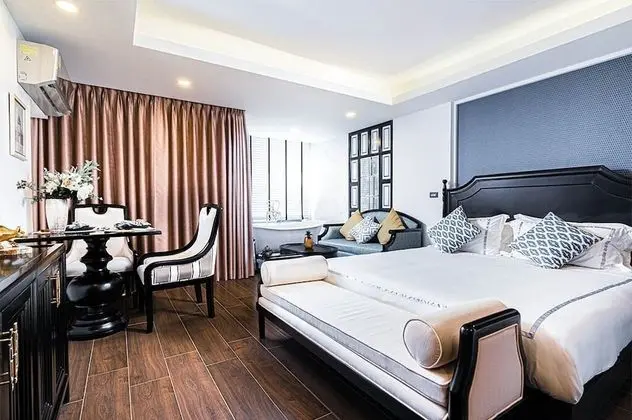 Boutique Queen Room